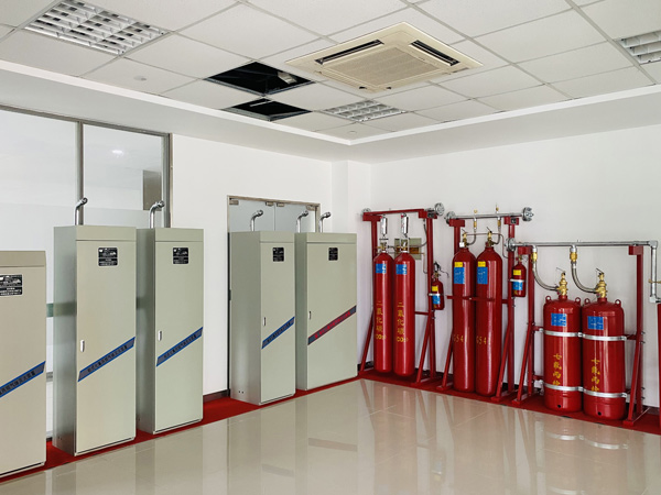 氣體滅火系統由哪些部件構成？